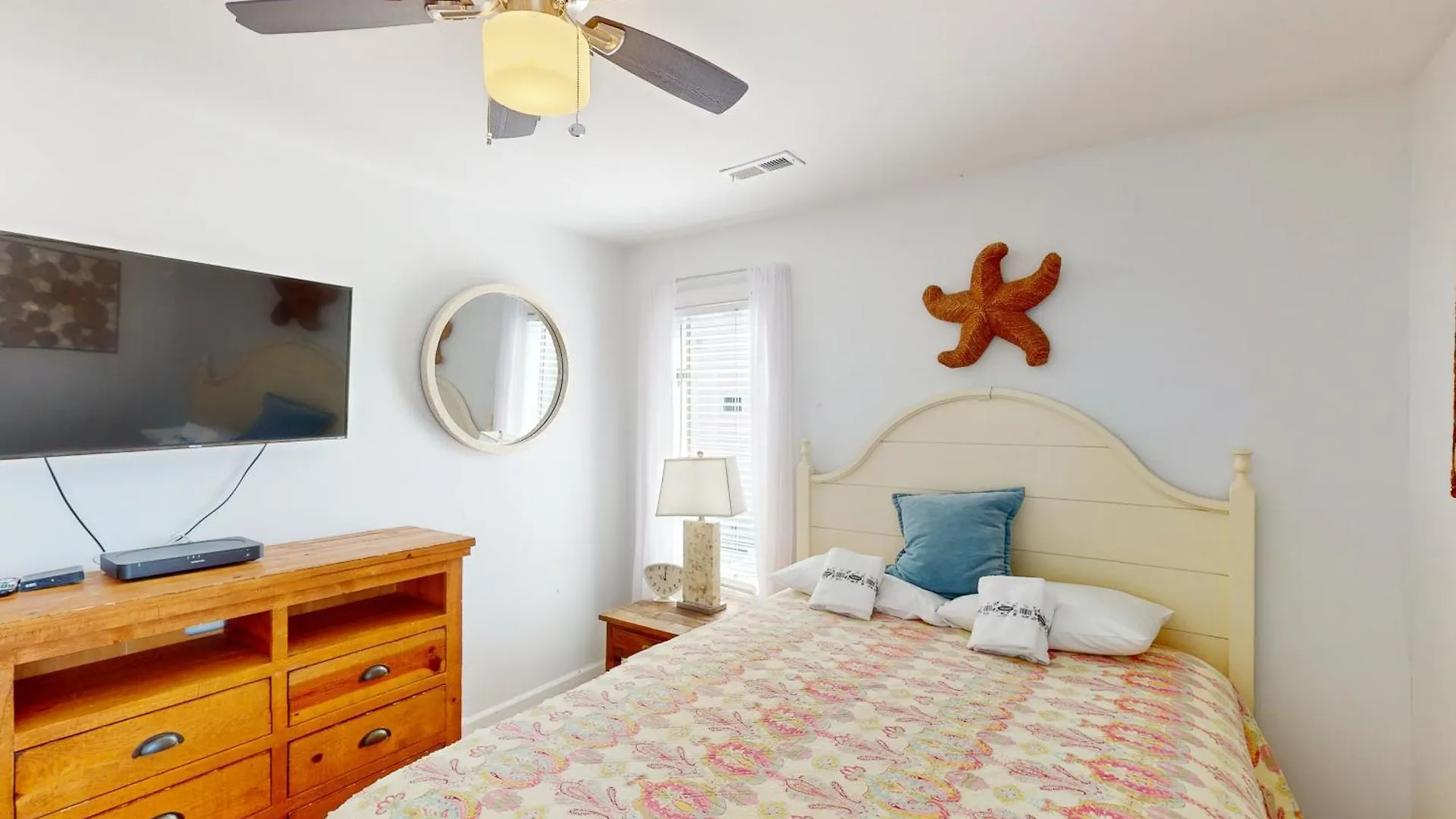 The Sleepover Virginia Beach Holiday home